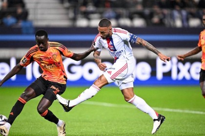 法甲大冷门！落后3球仍不输，巴黎FC主场逼平里昂