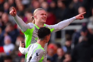 全场6射6正！12.1亿豪门3-0喜提5连胜紧追榜首 神锋双响英超102球