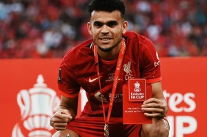 利物浦夺冠收入1.8亿英镑，球队锋线重建，买不到伊萨克该签谁？