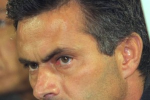 官宣！穆里尼奥上任发布会引爆争议：执教费内巴切是个错误