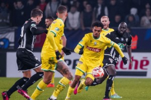 法甲焦点战：南特VS巴黎FC——攻防博弈下的胜负手与比分推演